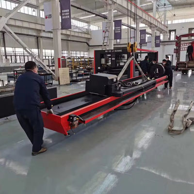 Machine voor het snijden van metalen buizen met CNC-besturing en -consumptie