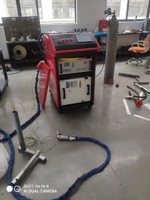 1000W 1500W 2000W 3000W draagbare handheld vezellasersweismachine met RAYCUS waterkoeling