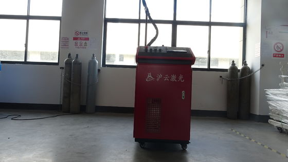 Watergekoelde handheld lasersweismachine 1000W 1500W 2000W 3000W voor het snijden van dikte 1-6mm
