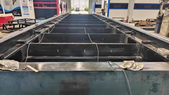 Goedkope Ground Track Laser Cutter voor roestvrij staal en koolstofstaal