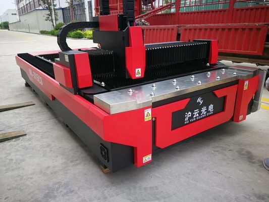Servomotor Yaskawa High Precision 3015 Fiber Laser Cutting Machine 1000W Plaatmetaal