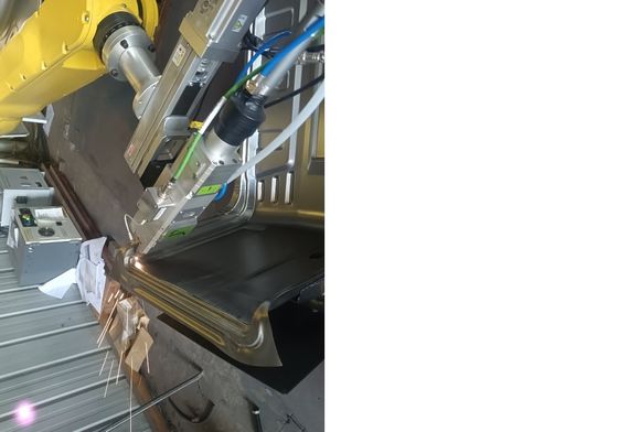 CNC Ja 3D laser robot lasmachine voor intelligente complexe metaal snijmachine