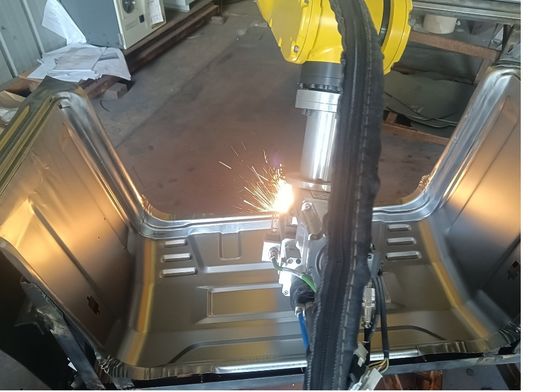 CNC Ja 3D laser robot lasmachine voor intelligente complexe metaal snijmachine