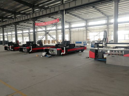 25 m/min Snijsnelheid Lasersnijmachines voor metalen buisbuizen bij goede
