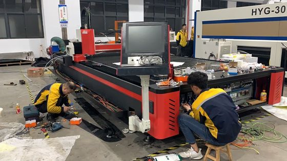 25m/min Snij snelheid Metalen buisbuis glasvezelsnijmachine met Raytools laserkop