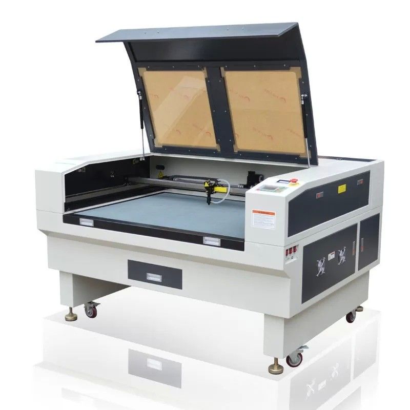 1000-26000mm/min Snij snelheid CO2 lasergraveringsmachine met superieure en service
